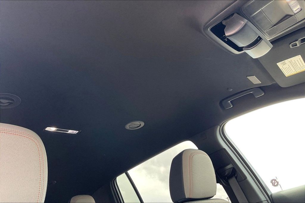 Used 2025 Chevrolet Traverse LT 4D Sport Utility