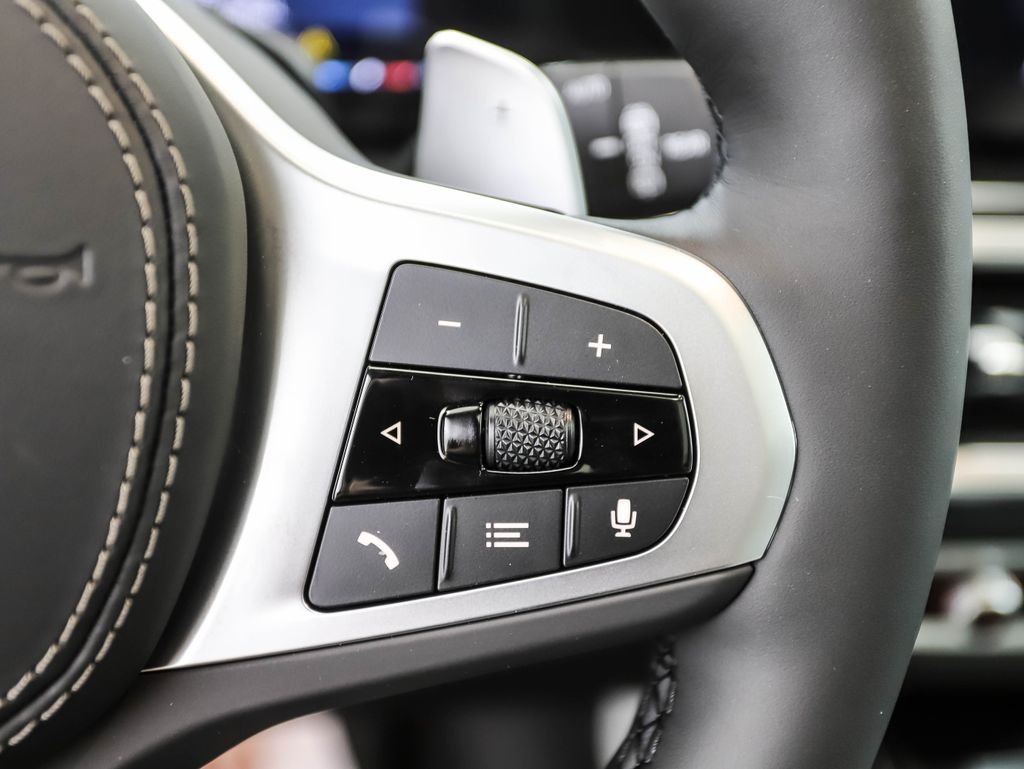 Thumbnail: 2026 BMW X5 - 14