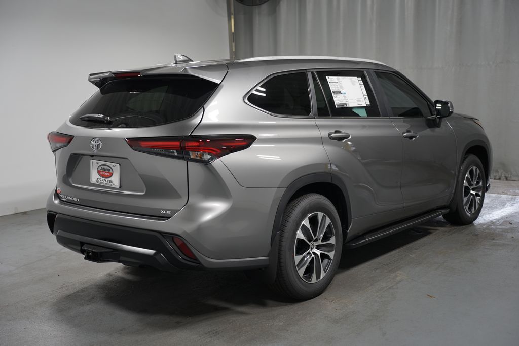 2025 Toyota Highlander XLE 8