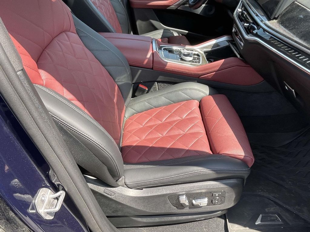 Used 2025 Blue BMW M60i image 24