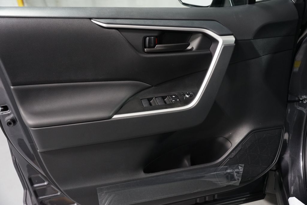 Thumbnail: 2025 Toyota RAV4 - 29