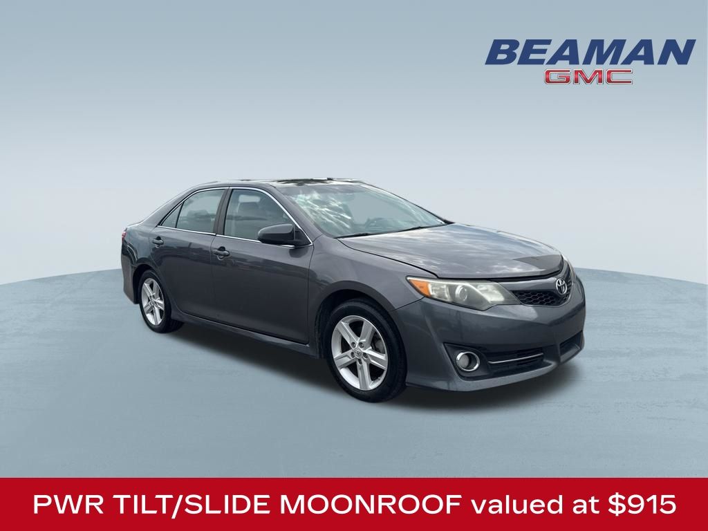 Magnetic Gray Metallic 2013 Toyota Camry SE Sedan Front-Wheel Drive 6-Speed Automatic