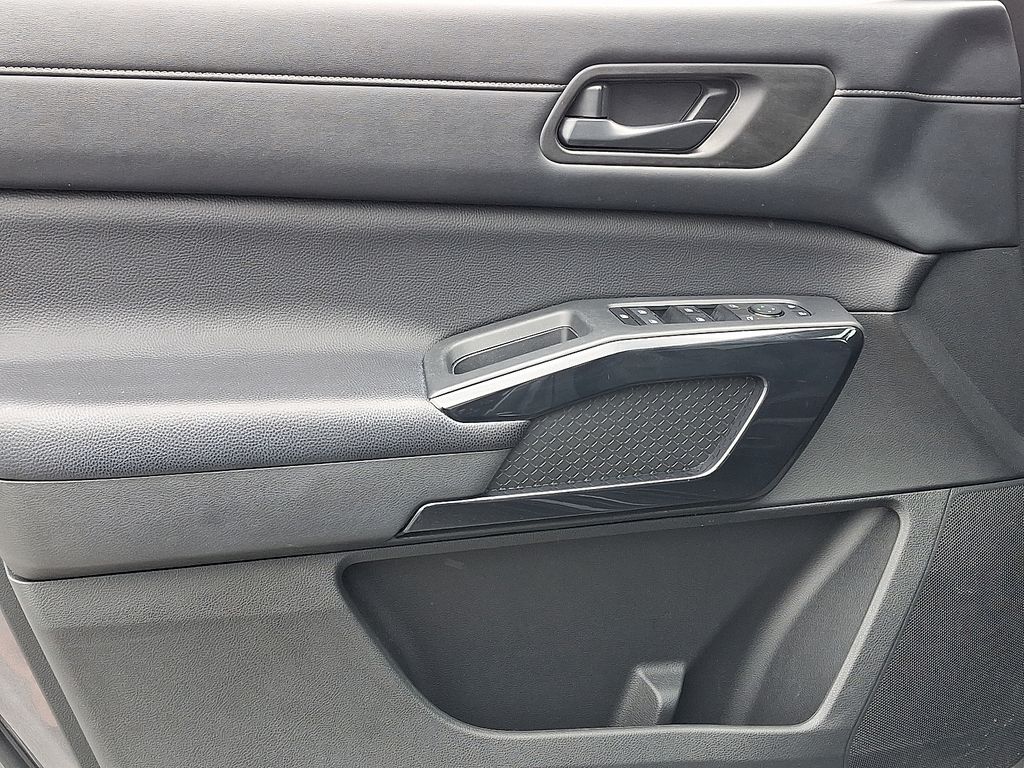 2024 Nissan Pathfinder — photo 14