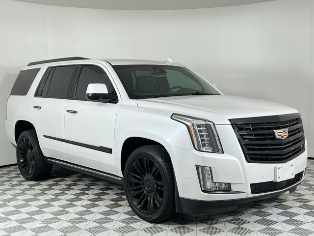 Crystal White Tricoat 2019 Cadillac Escalade Platinum RWD SUV / Crossover Rear-Wheel Drive