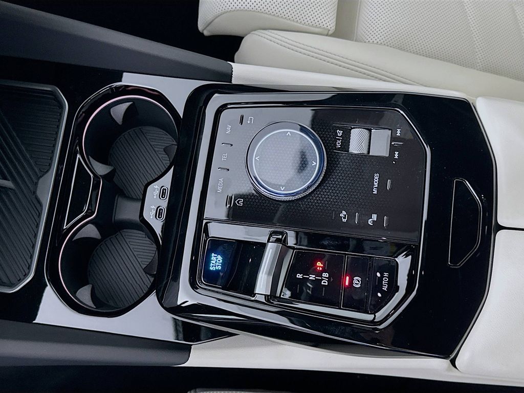 Thumbnail: 2026 BMW i5 - 15