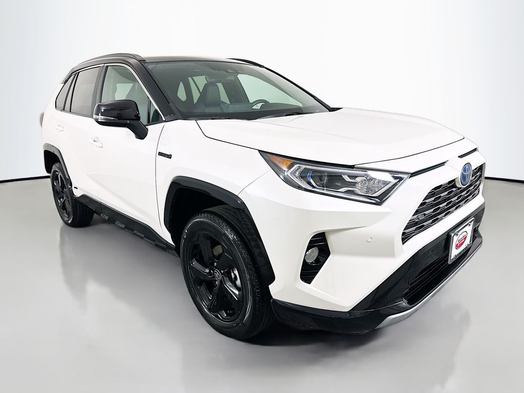 Thumbnail: 2021 Toyota RAV4 - 3
