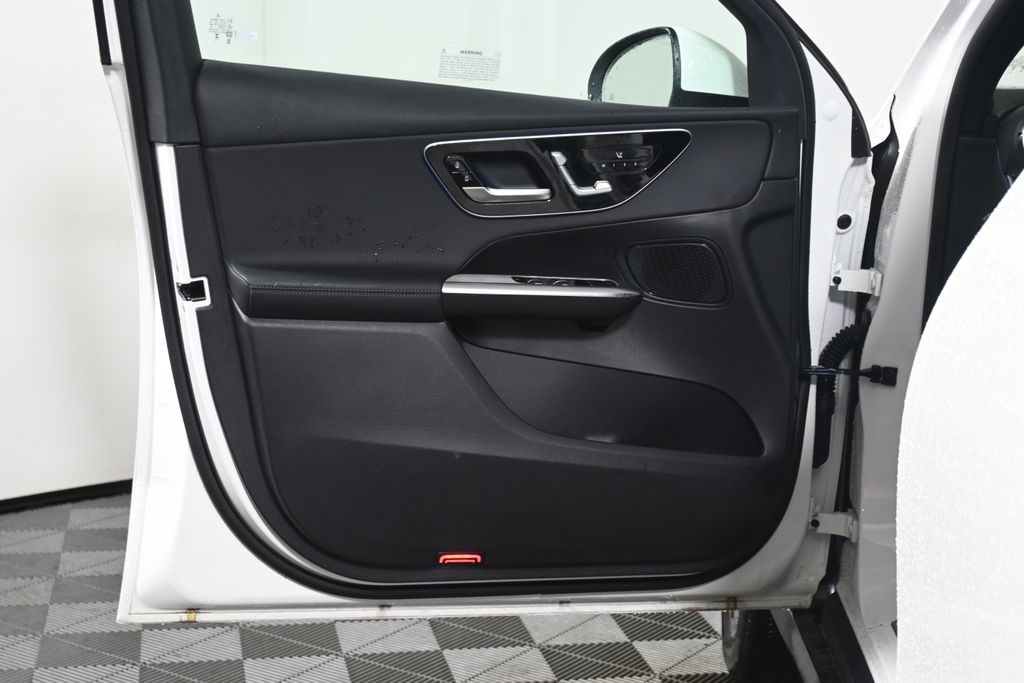 Thumbnail: 2025 Mercedes-Benz GLC - 26