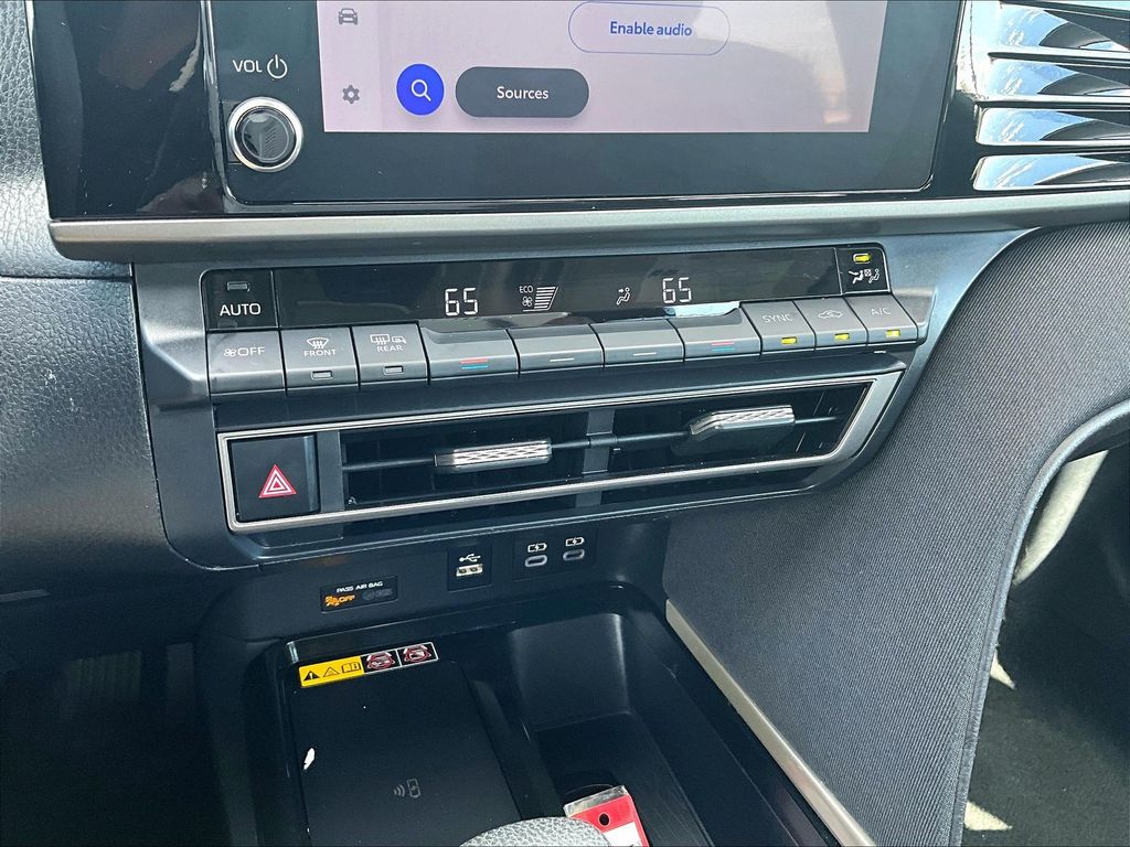 2025 Toyota Camry — photo 26