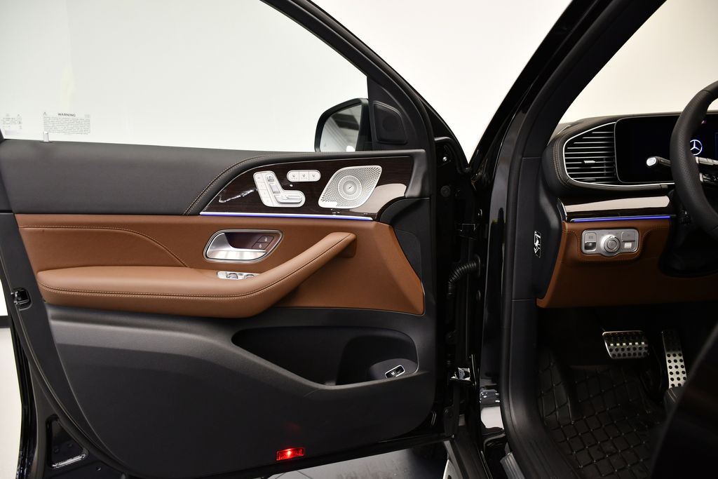 Thumbnail: 2025 Mercedes-Benz GLE - 32