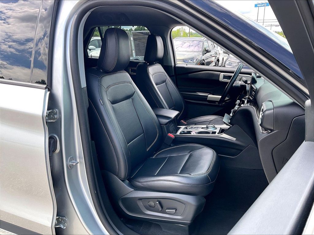 2023 Ford Explorer — photo 10