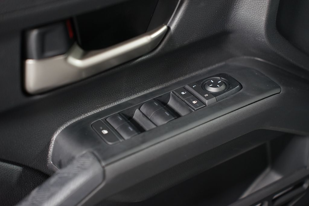2025 Toyota Tacoma TRD Sport 32