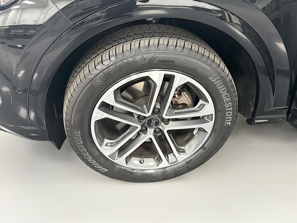 Thumbnail: 2025 Audi Q5 - 29