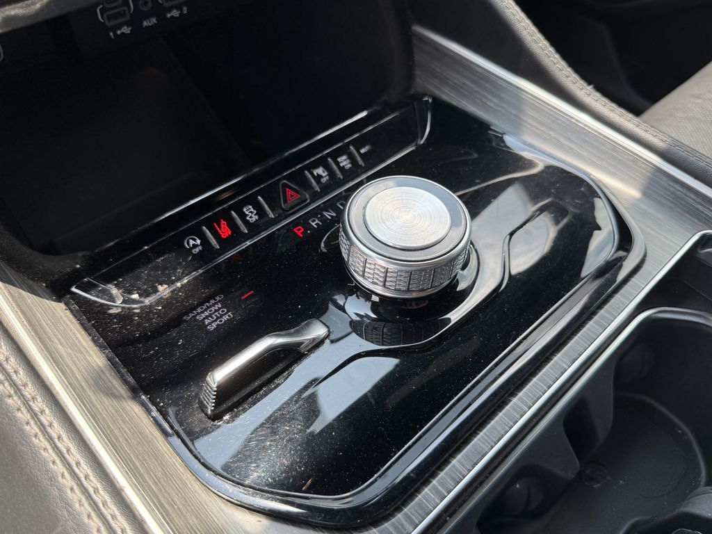 2024 Jeep Wagoneer Series II White at River Oaks CDJR
