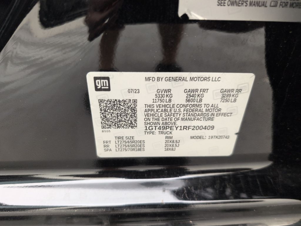 Used 2024 Black GMC AT4 image 42