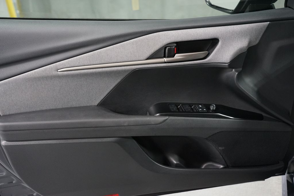 Thumbnail: 2025 Toyota Camry - 30