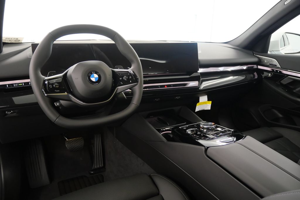 2025 BMW 5 Series 540i xDrive 19