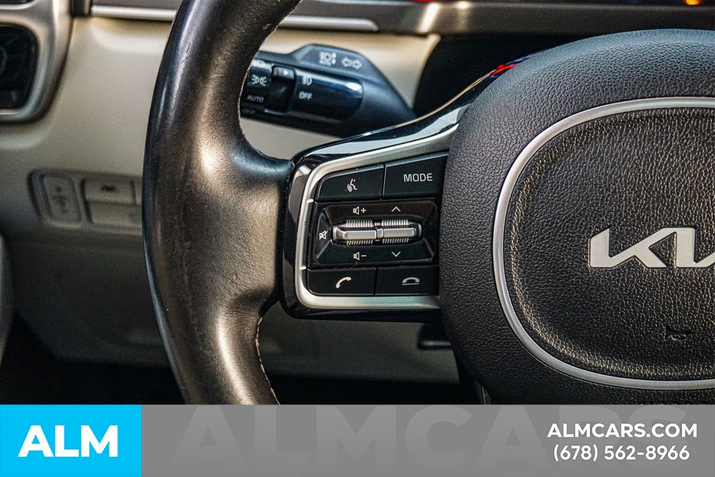 Used 2022 Black Kia SX image 31