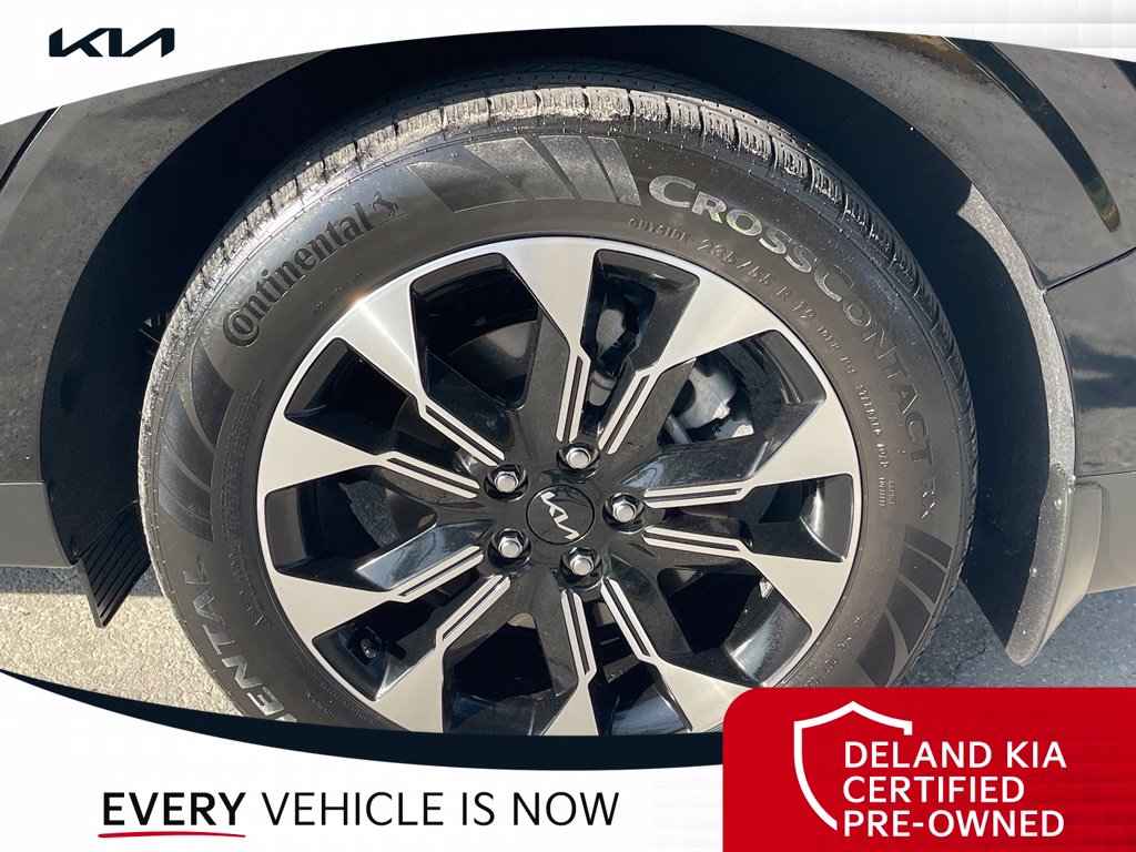 Used 2024 Kia Carnival Van
