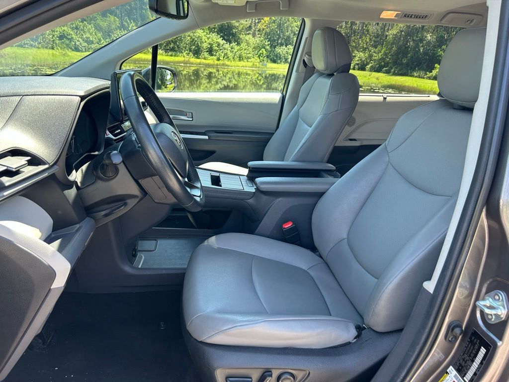 Thumbnail: 2024 Toyota Sienna - 15
