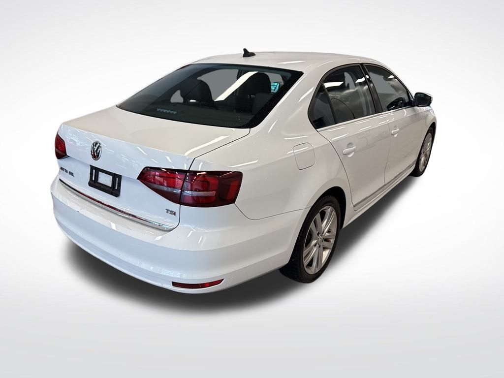 2017 Volkswagen Jetta 1.8T SEL photo 5