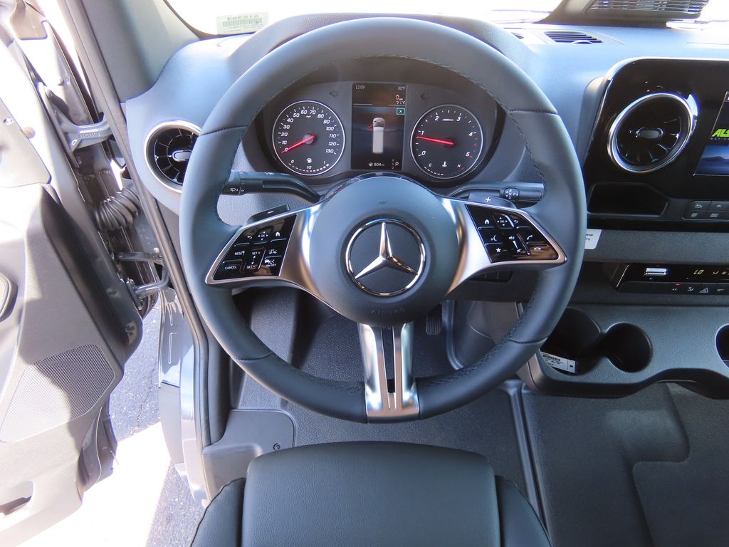 Thumbnail: 2026 Mercedes-Benz Sprinter - 10