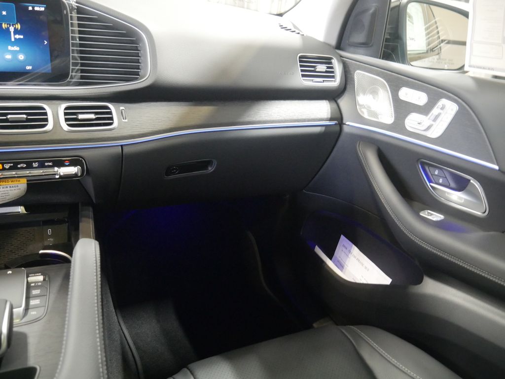 Thumbnail: 2026 Mercedes-Benz GLE - 30