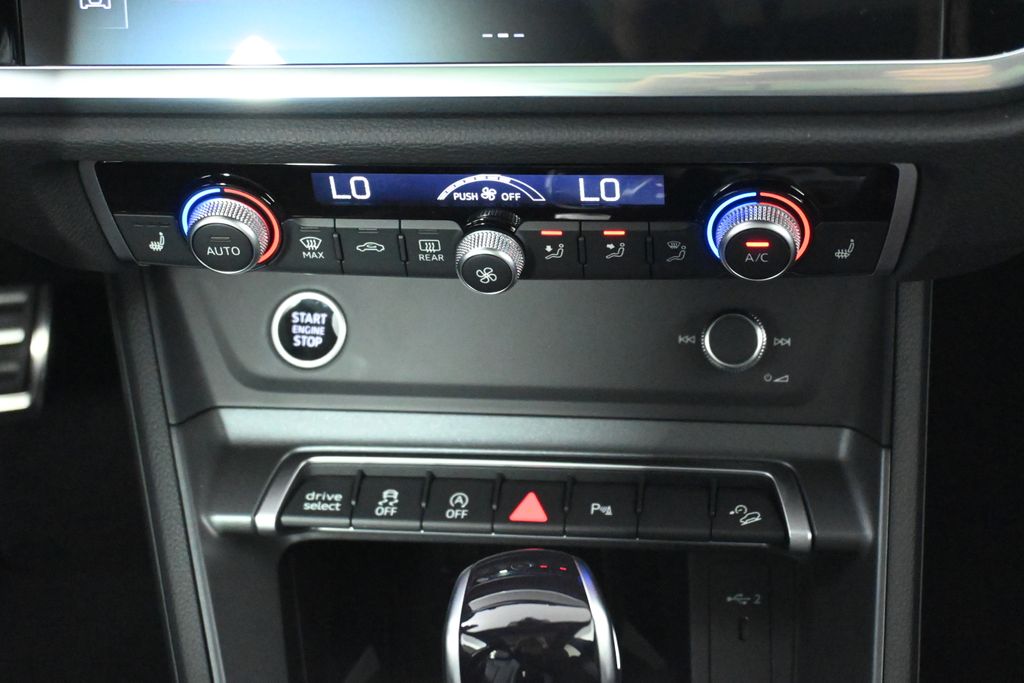 Thumbnail: 2025 Audi Q3 - 18