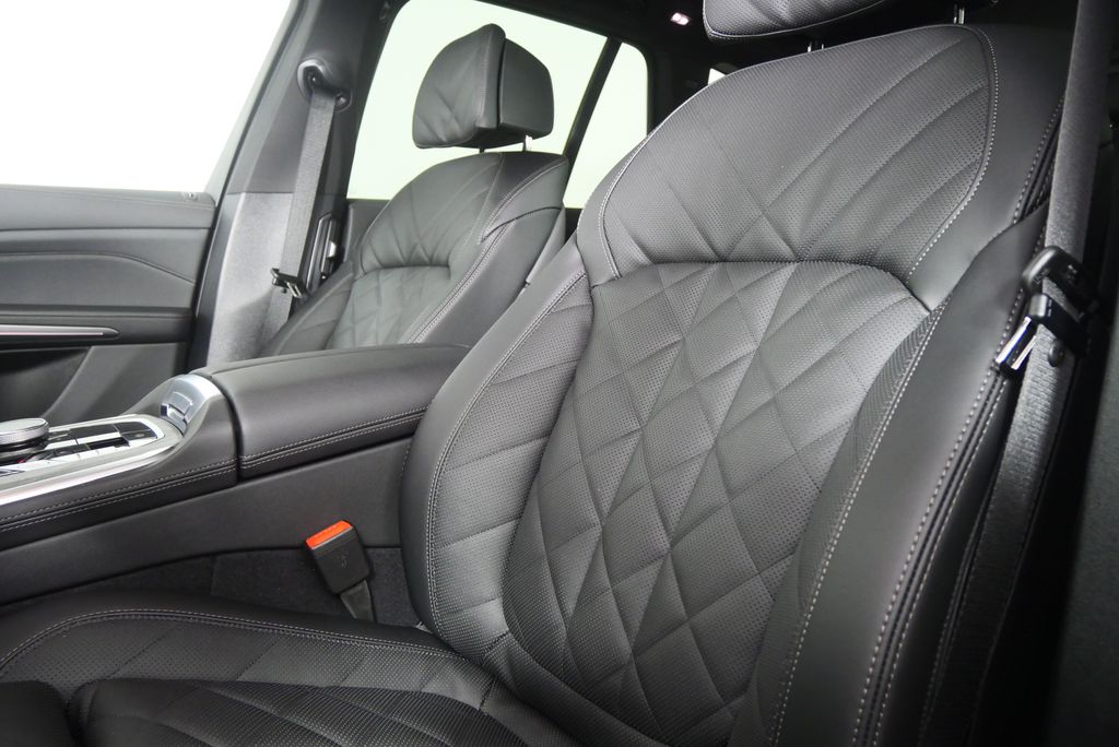 Thumbnail: 2026 BMW X5 - 11