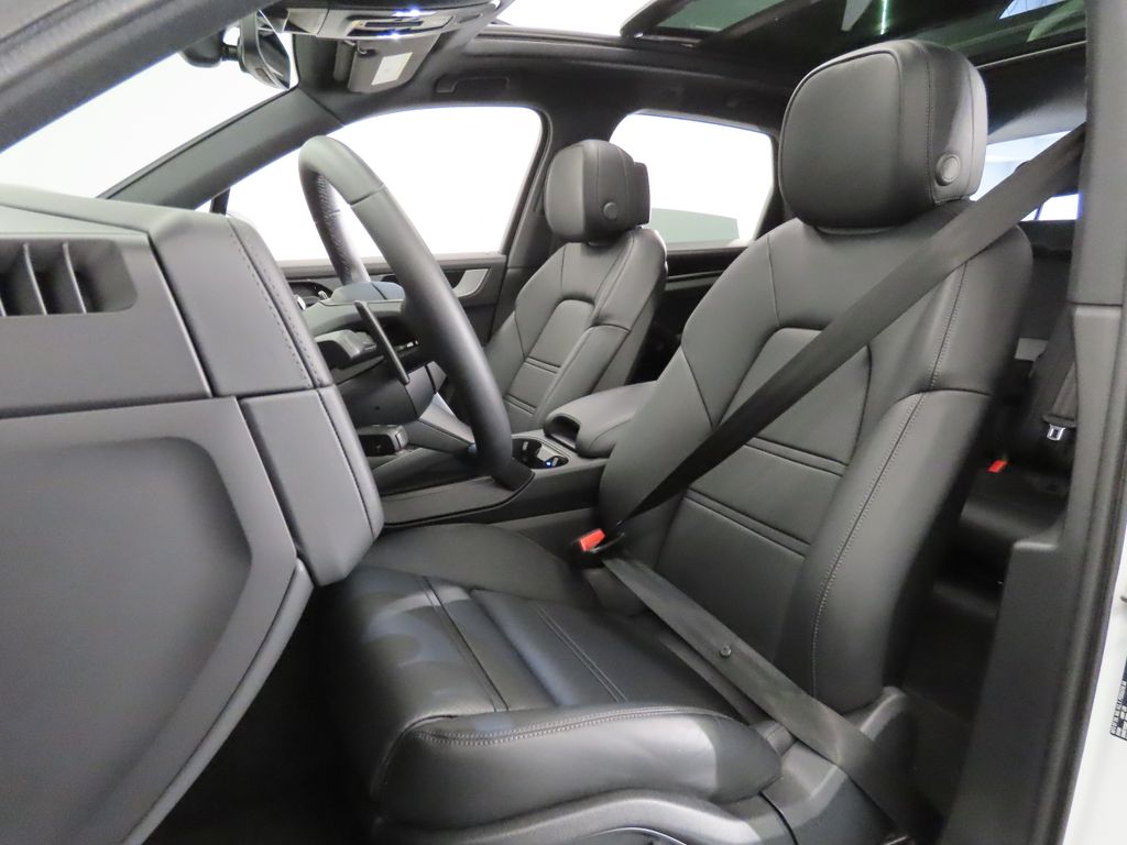 Thumbnail: 2025 Porsche Cayenne - 5