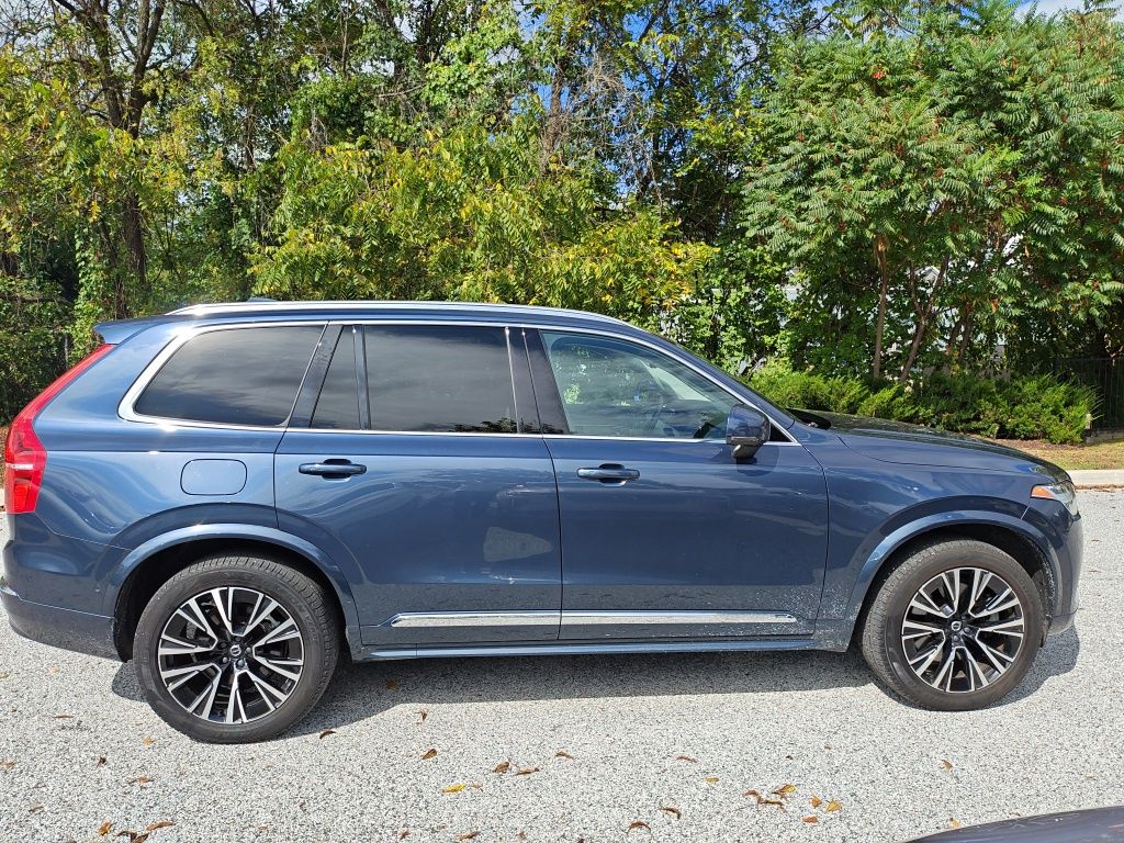 Used 2024 Blue Volvo T8 Plus 6 Passenger image 8