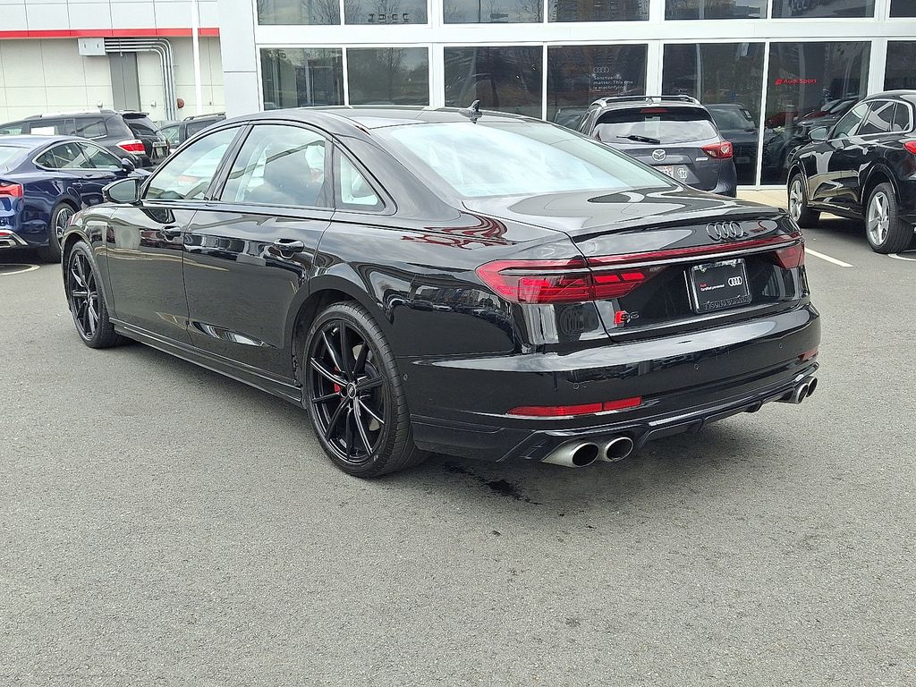 Thumbnail: 2022 Audi S8 - 6