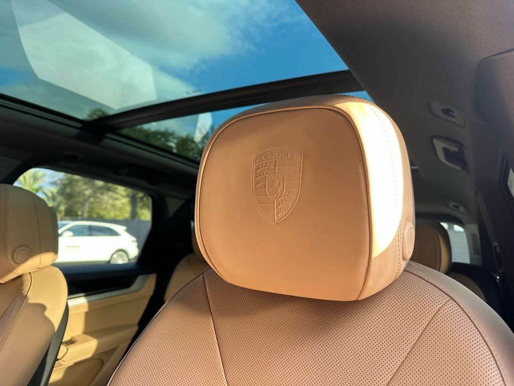 Thumbnail: 2026 Porsche Cayenne - 24