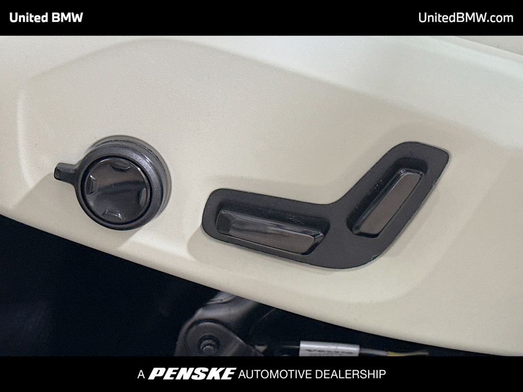 Thumbnail: 2025 Volvo XC60 - 4