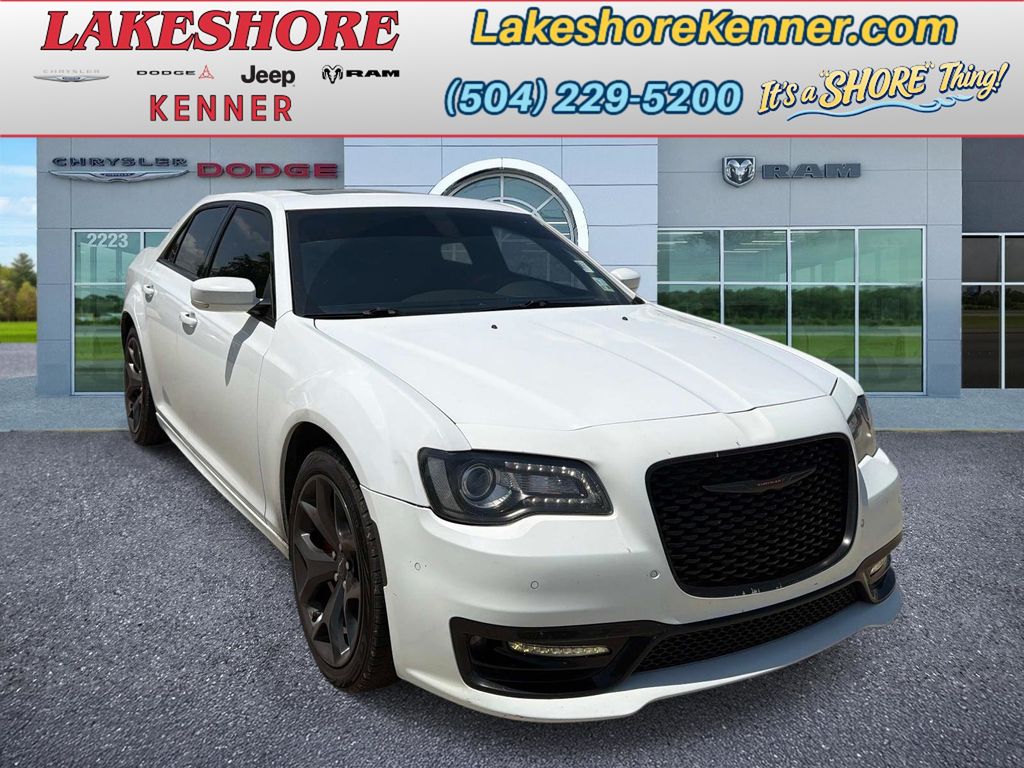 Bright White Clearcoat 2022 Chrysler 300 Sedan Rear-Wheel Drive 8-Speed Automatic