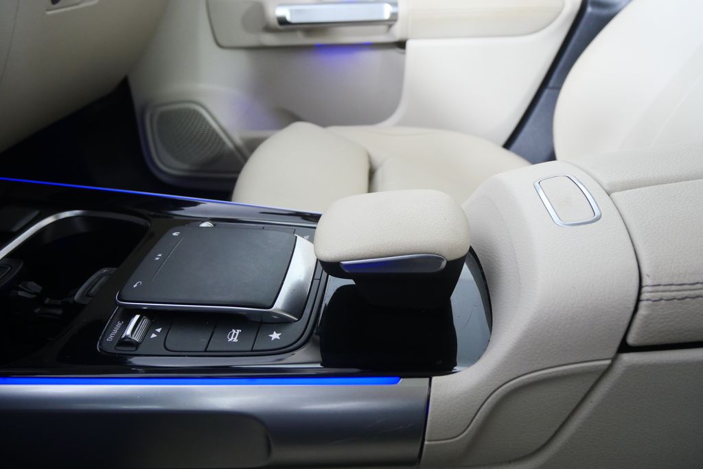 Thumbnail: 2023 Mercedes-Benz GLB - 26