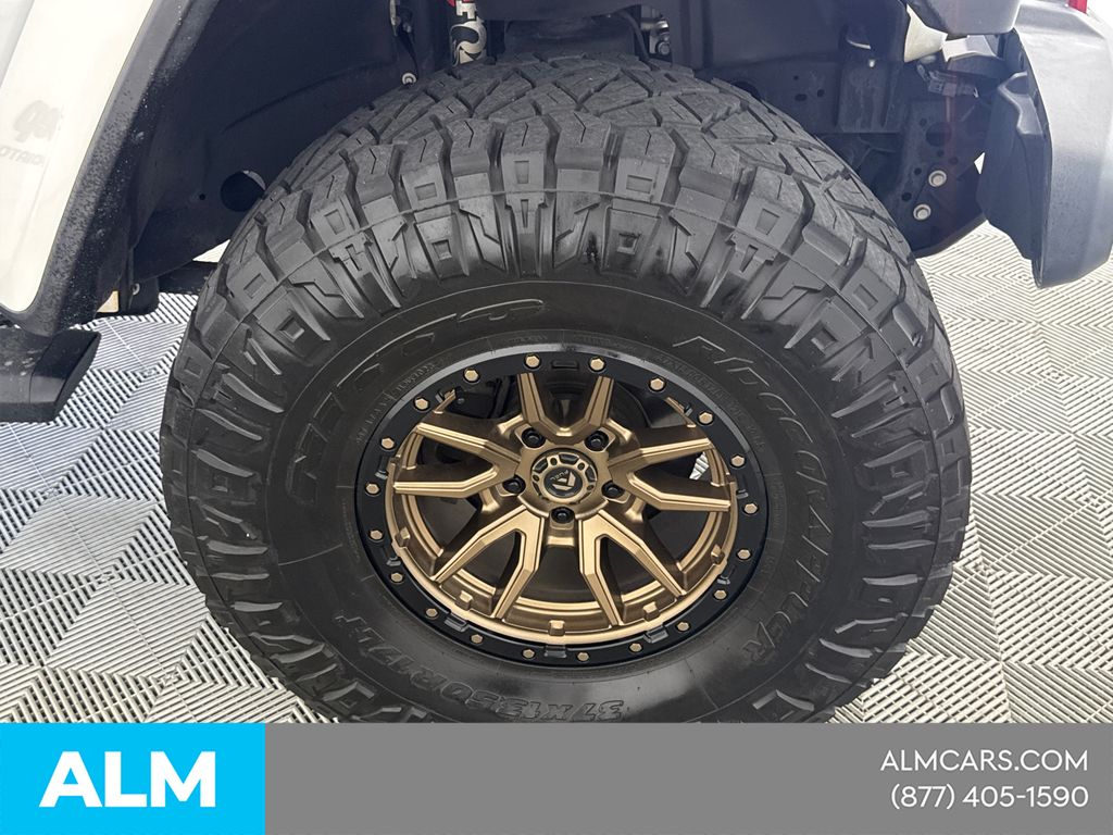 Used 2020 White Jeep Rubicon image 16