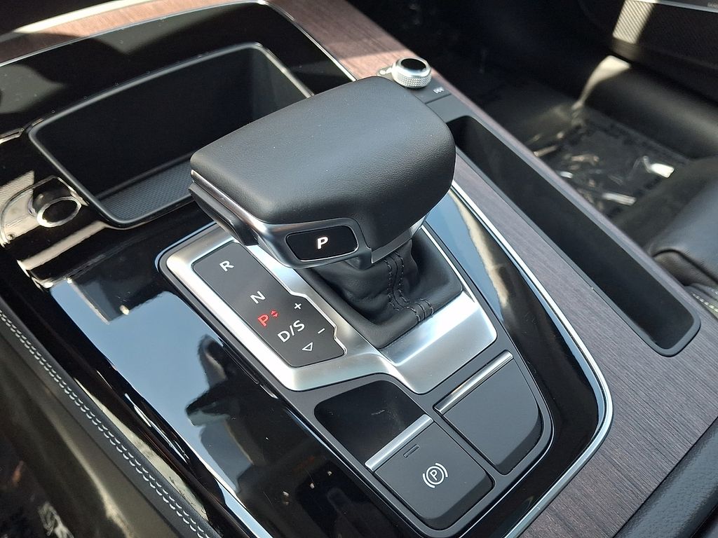 Thumbnail: 2023 Audi Q5 - 15