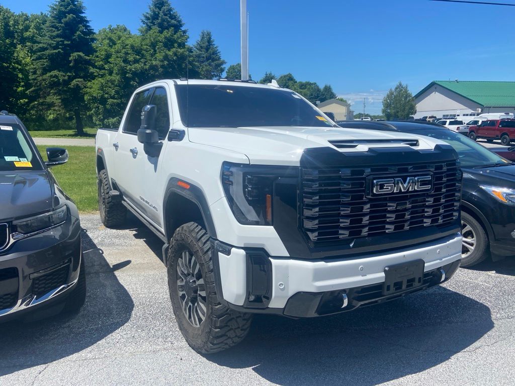 2025 GMC Sierra 2500HD Denali Ultimate Crew Cab 4WD
