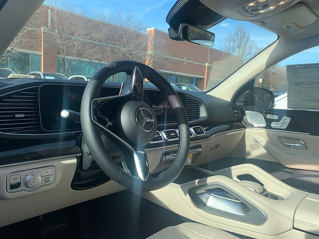 Thumbnail: 2026 Mercedes-Benz GLE - 4