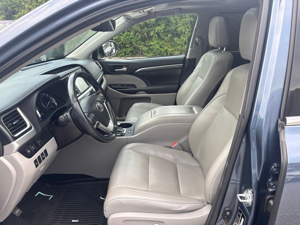 Used 2017 Blue Toyota Limited image 13
