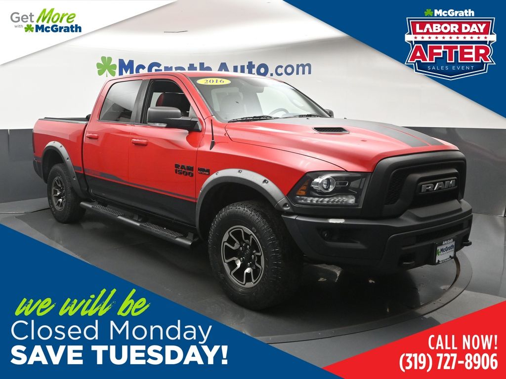 2016 RAM 1500 Rojo (Flame Red Clearcoat) Camioneta Todo terreno 8 velocidades Automática
