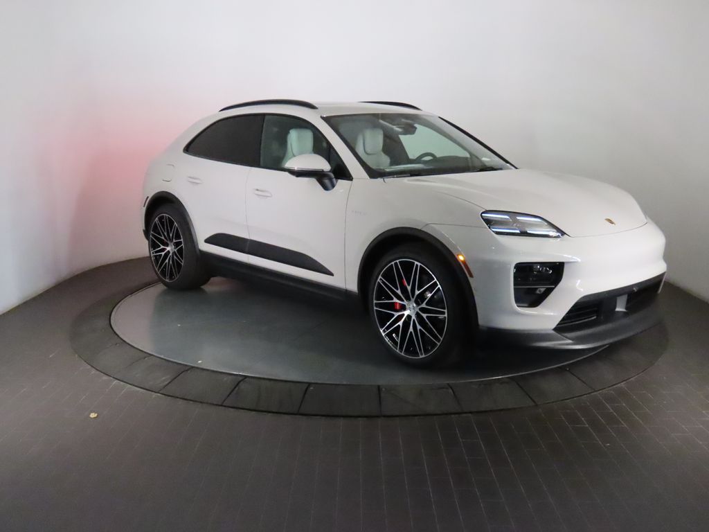 Thumbnail: 2026 Porsche Macan - 9
