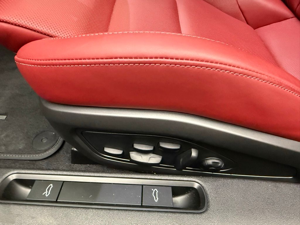 Thumbnail: 2023 Porsche 911 - 24