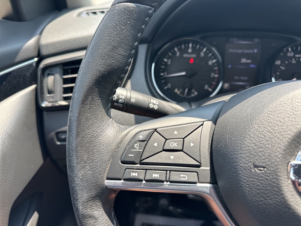 2017 Gun Metallic Nissan Rogue Sport SL FWD SUV