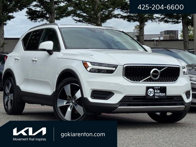 Ice White 2019 Volvo XC40 SUV / Crossover All-Wheel Drive Automatic