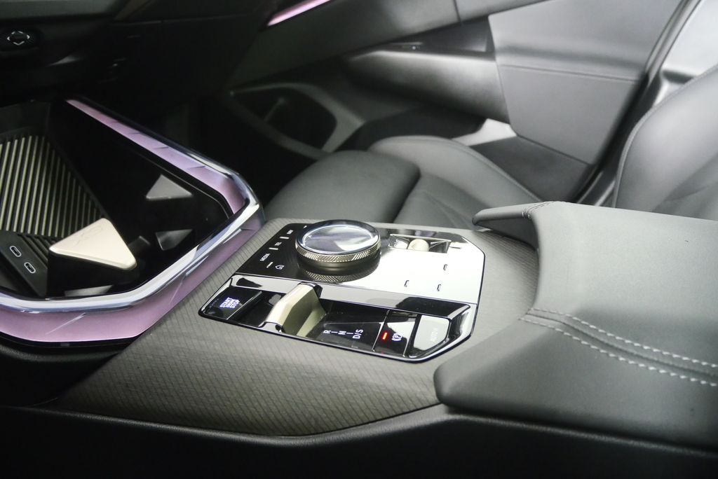 Thumbnail: 2025 BMW X3 - 23