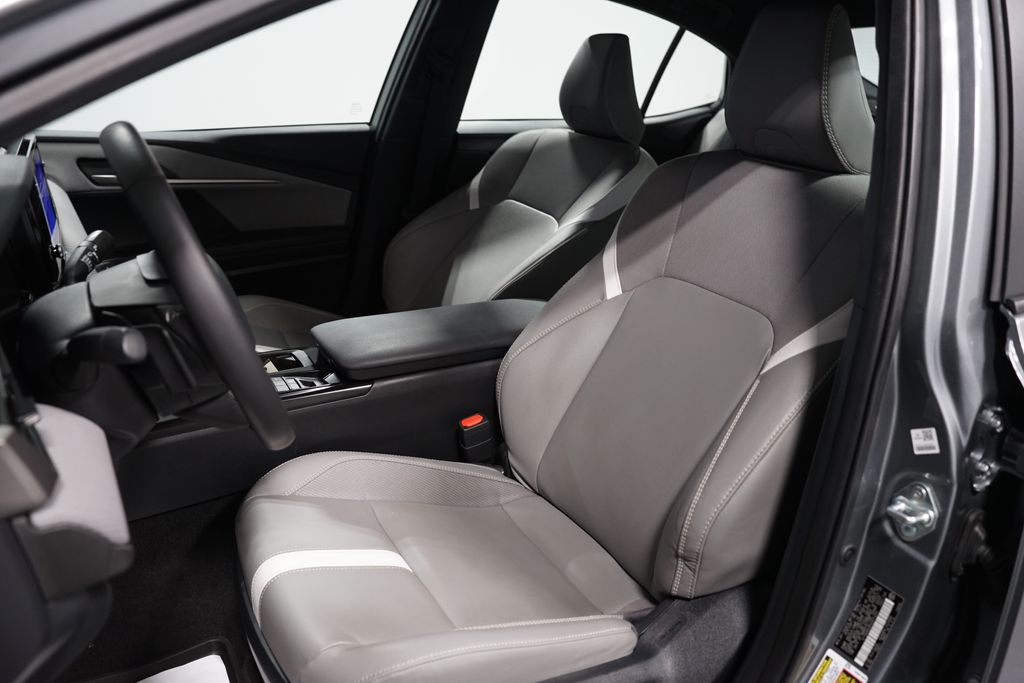 Thumbnail: 2025 Toyota Camry - 28