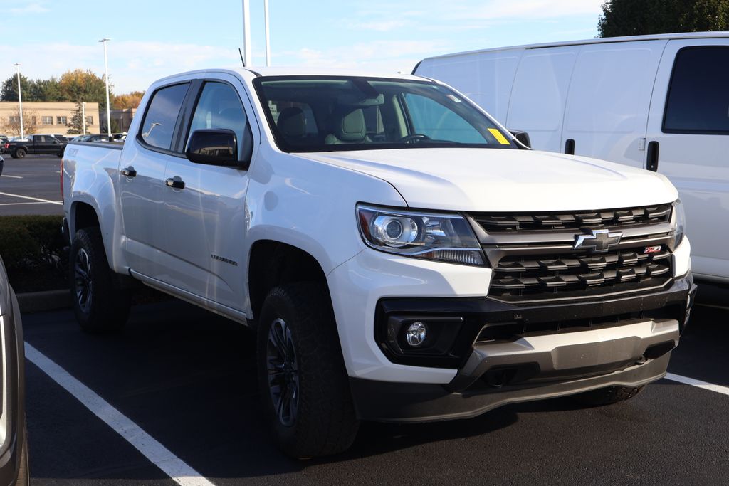 Thumbnail: 2021 Chevrolet Colorado - 3