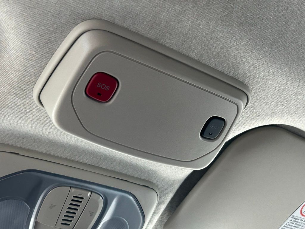 Used 2025 Bright Silver Metallic Clearcoat Ram Base image 36