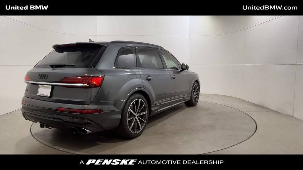 Thumbnail: 2021 Audi SQ7 - 8